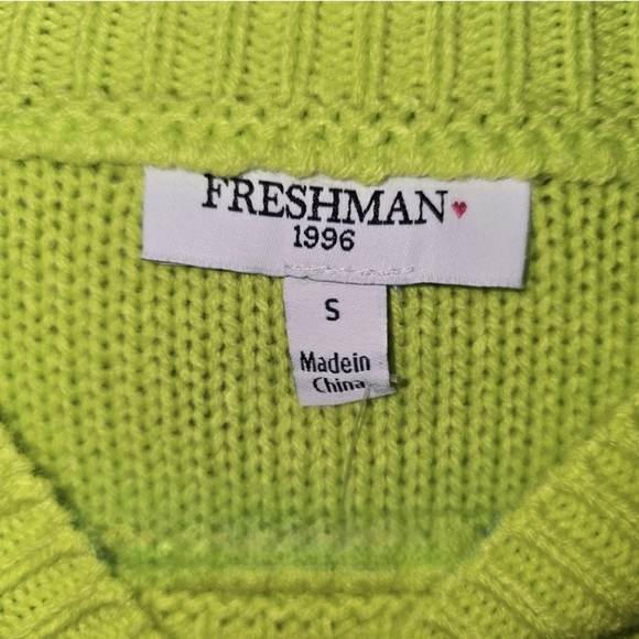 🆕Freshmen 1996 Cropped Cable Knit Sweater - Size Small - NWT - Picture 4 of 8